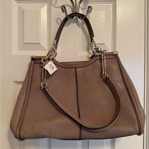 👜 Coach Leather Carryall Crossbody Bag – SV/Ash (Taupe Gray)
